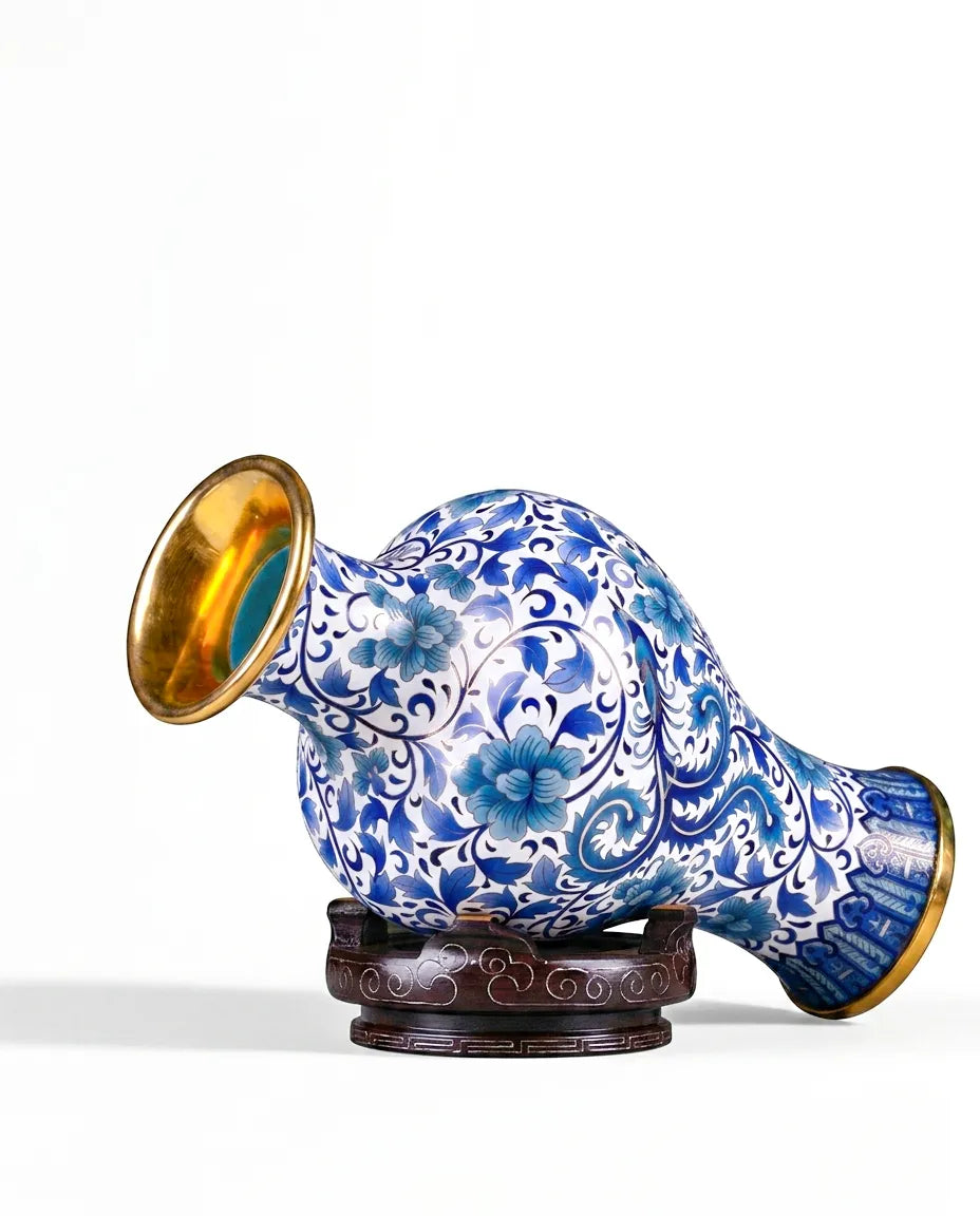 Close-up detail of the gold-plated copper rim and enamel bule and white porcelain peony on this Royal Cloisonne vase,a premium piece for luxury home decor and home gifts