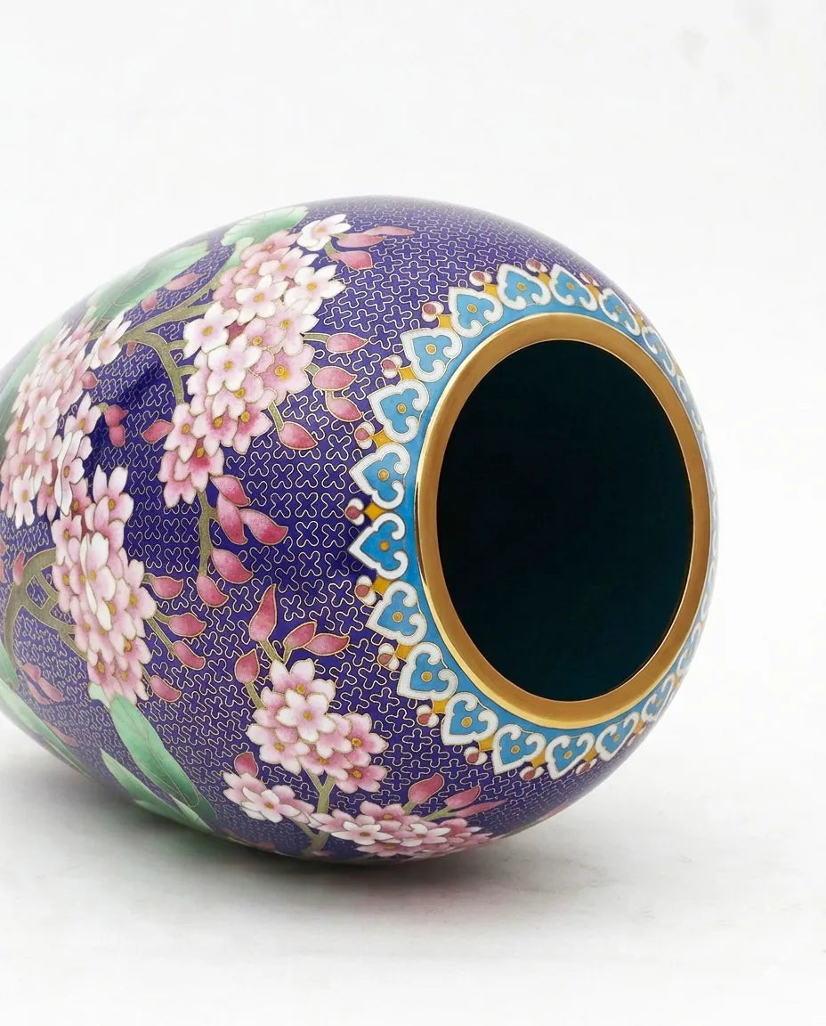 Close-up detail of the gold-plated copper rim and enamel hydrangea pattern on this Royal Cloisonne vase,a premium piece for luxury home decor and home gifts