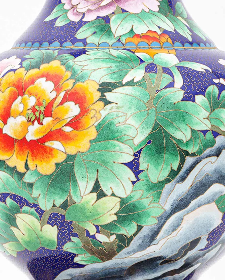 Close-up detail of the gold-plated copper rim and enamel pomegranate pattern on this Royal Cloisonne vase,a premium piece for luxury home decor and home gifts