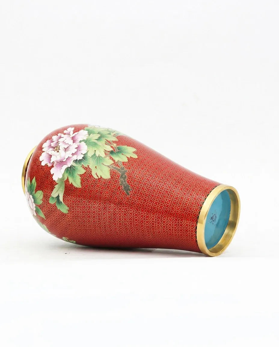 Close-up detail of the gold-plated copper rim and enamel flower and bird pattern on this Royal Cloisonne vase,a premium piece for luxury home decor and home gifts