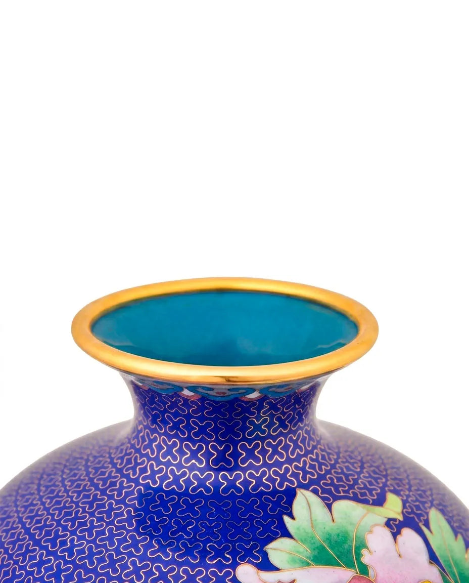Close-up detail of the gold-plated copper rim and enamel flower and bird pattern on this Royal Cloisonne vase,a premium piece for luxury home decor and home gifts
